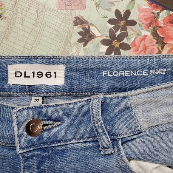 DL1961 Florence Cropped Skinny Jeans in Clifton - Picture 8 of 9